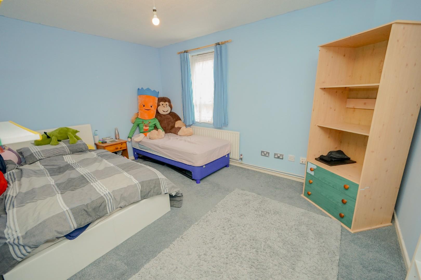 Meadow Way, Leighton Buzzard Quarters Estate Agents